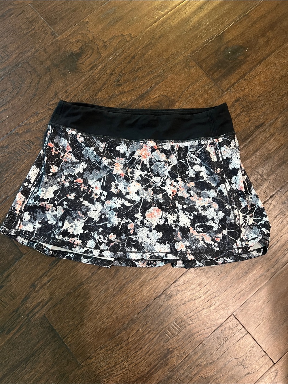 lululemon athletica Black Floral Mini Skort with Pink and Gray Blossoms 8